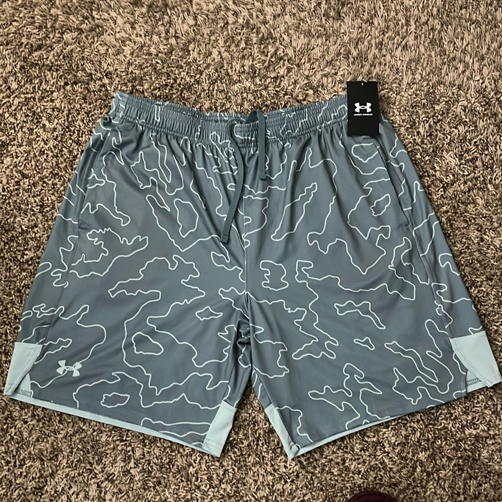 Men’s light weight under armour shirts